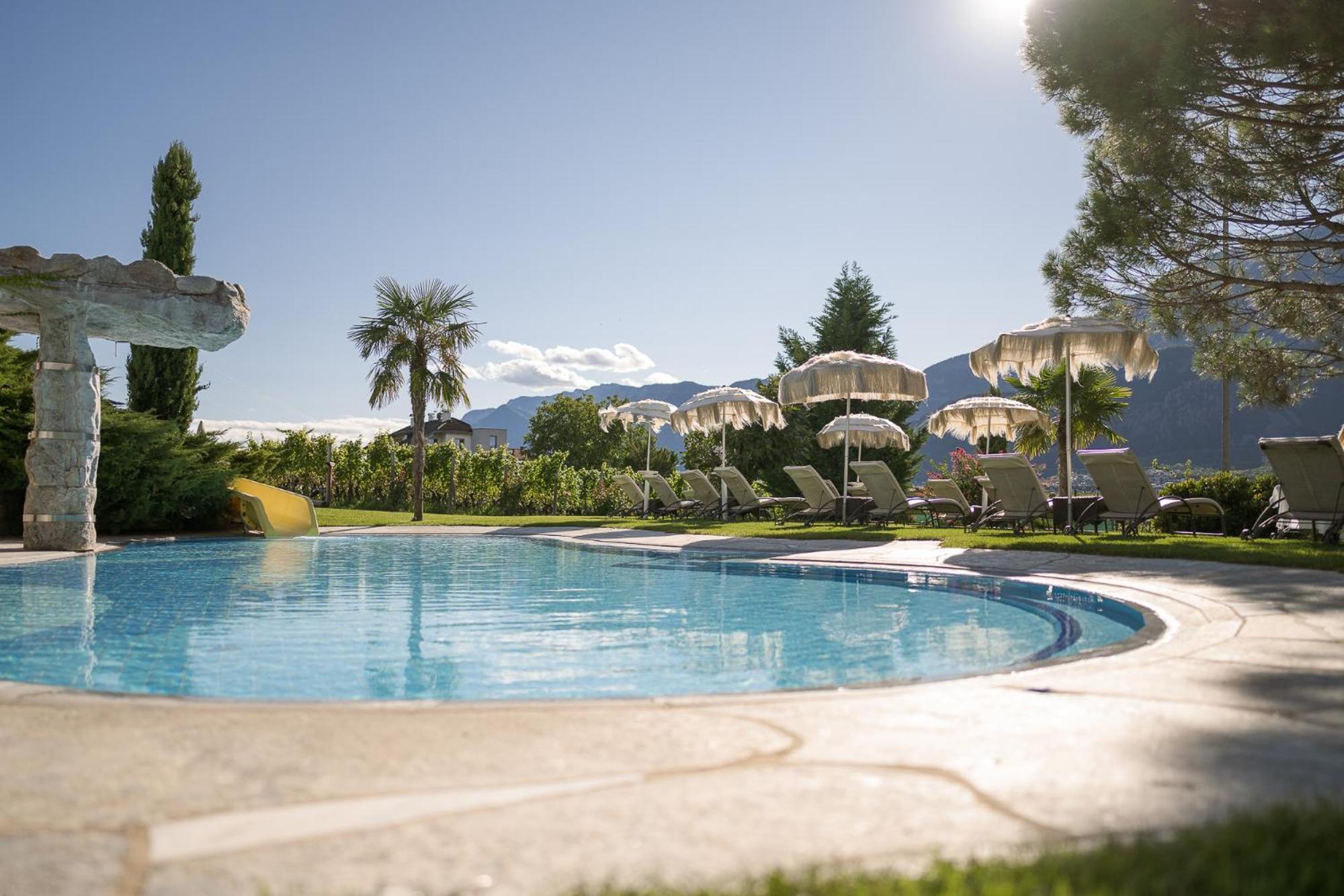 Weinegg Wellviva Resort 아피아노 술라 스트라다 델 비노 외부 사진